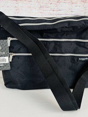 Baggallini Crossbody Nylon Bag Black 4 Zip Pockets